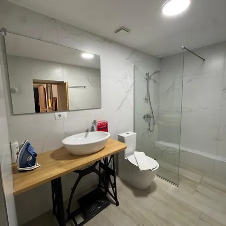 Lost At Sea 2 شقة ساراندا